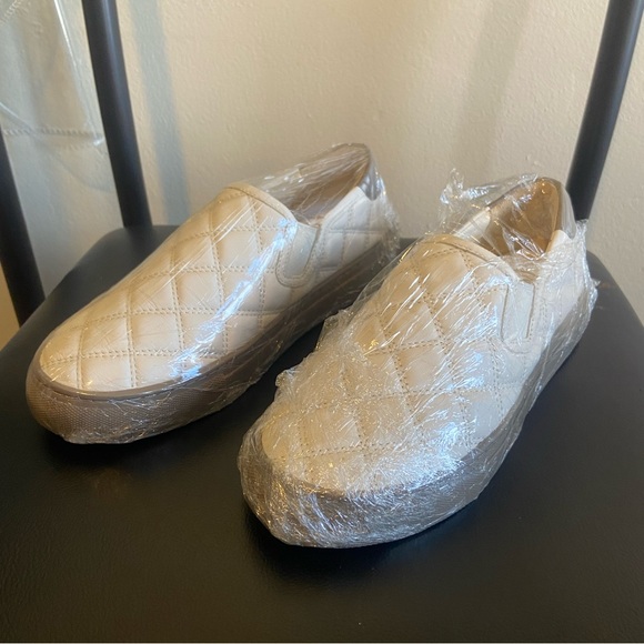 TORY BURCH white slip on shoes - Picture 5 of 7